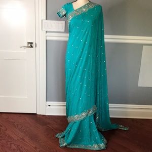 Pakistani/Indian/Desi Sari